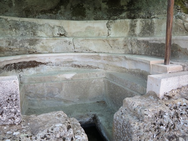 Tomb2 Selca